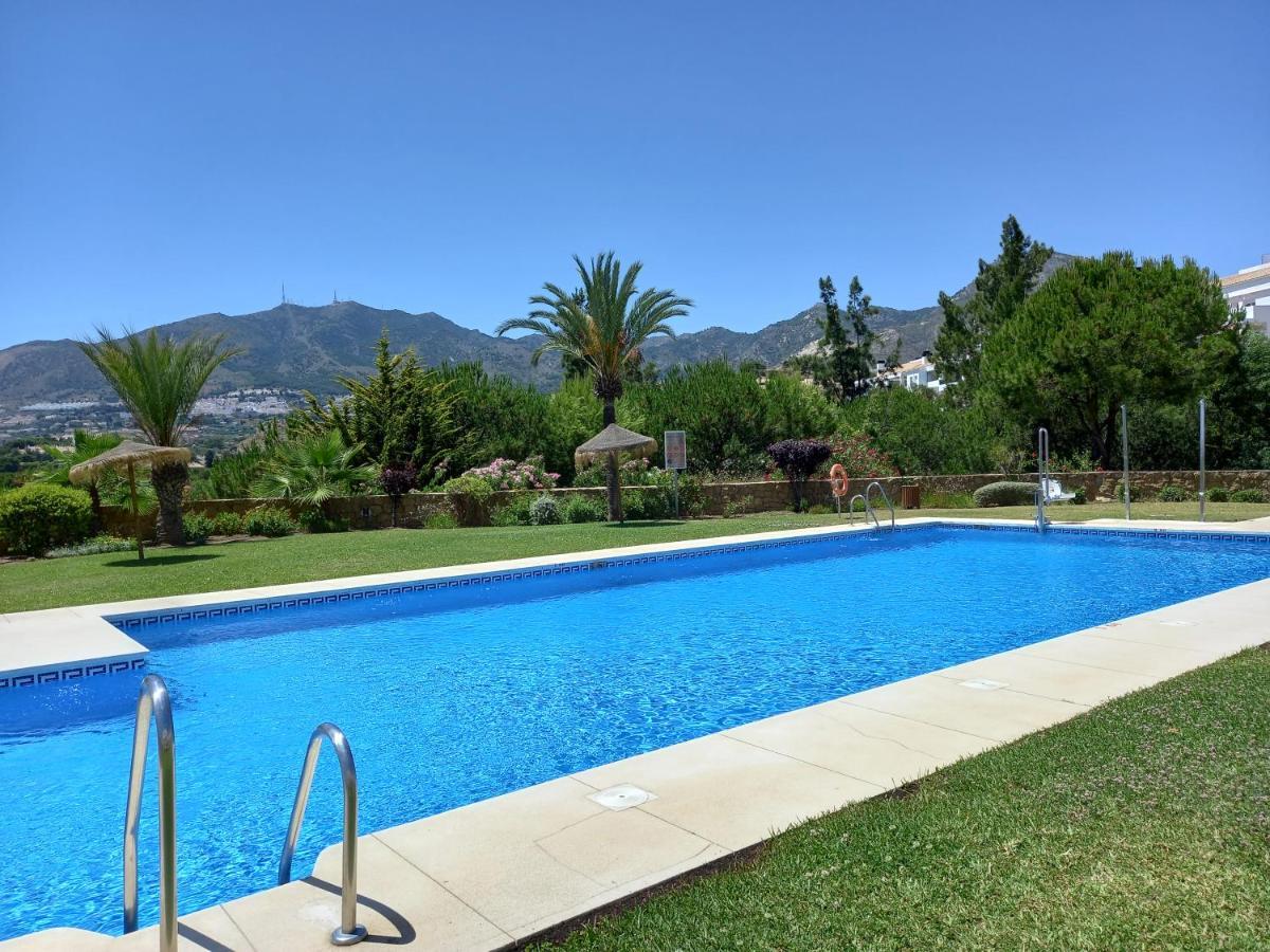 Amplio apartamento en exclusiva urbanizacion Golf Resort Torrequebrada con vista al mar Benalmádena Exterior foto